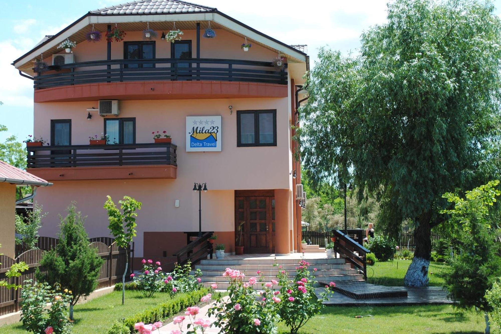 Vila Delta Travel - Mila 23 Mila Douazeci si Trei Bagian luar foto