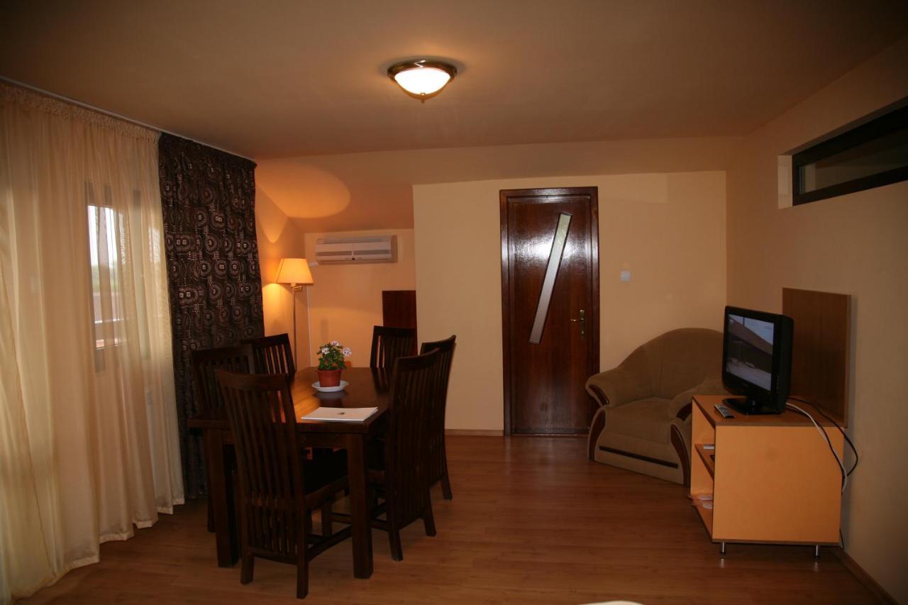 Vila Delta Travel - Mila 23 Mila Douazeci si Trei Ruang foto